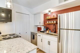 Convenient Bryan Townhome with Patio Less Than 3 Mi to AandM! - 1