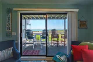 Oceanfront Condo Community with Pool - 9