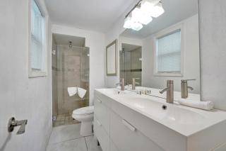 Seaside Beach House - Hollywood - 7