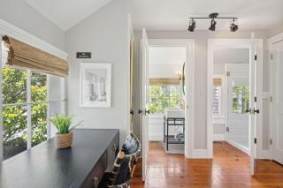 Serene Cottage with Beautiful Garden and Heated Pool - Charleston - 4