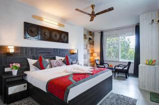 Nature's Vibe Stays Mukteshwar - A 4BHK Plum Orchard Villa - Mukteshwar - 8
