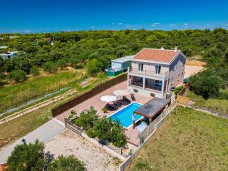 MY DALMATIA - Sea view villa Tonka with private swimming pool and home gym - Pakoštane - 0