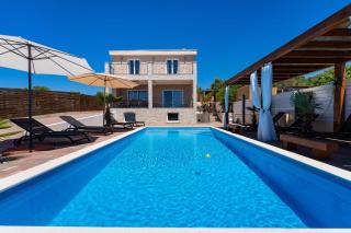 MY DALMATIA - Sea view villa Tonka with private swimming pool and home gym - Pakoštane - 3