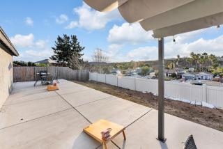 Hilltop Home Hot Tub BBQ Game Room Self Check-In - Poway - 6