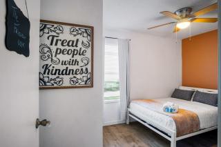 Families and large groups, with TVs in every room - 3