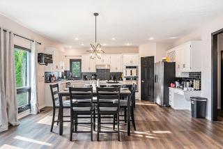 Furnished 5 BR Executive Rental - 4