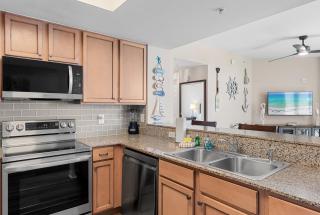 5 Star Resort 7th FL Sunrise Poolview Private Balconies Beach Gear Shuttle - Destin - 7