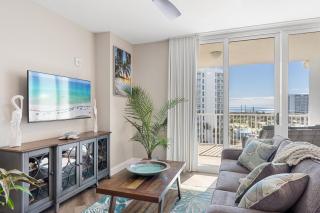 5 Star Resort 7th FL Sunrise Poolview Private Balconies Beach Gear Shuttle - 0