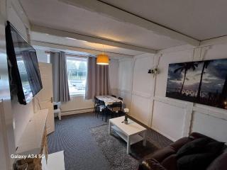 4 Bedroom House - North Dagenham - Dagenham - 7