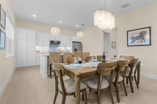 Stunning - Close to the Beach, Heated Pool - Fort Myers Beach - 1