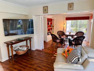 Walk To The Beach From Your Italian Inspired Cottage - Naples - 7