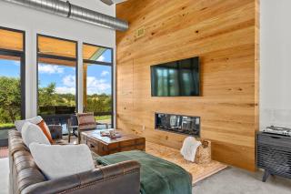 Outbound Ranch Hot Tub Firepit Sauna - Fredericksburg - 4