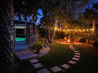 Walk To The Beach From Your Italian Inspired Cottage - Naples - 9