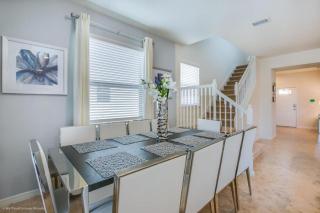 Lakeview Disney Resort 5br Townhome w Pool - Kissimmee - 4
