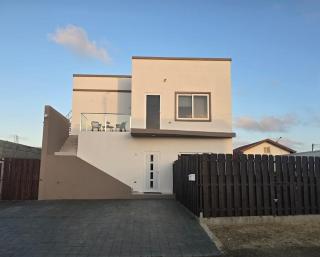 New, cozy & close to everything - Palm-Eagle Beach - 0