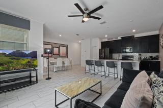 Cozy Family Retreat with Pool Near Disney World - Kissimmee - 2