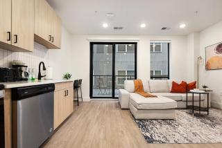 HULU, GYM with Parking Near UPMC, Pitt Uni, Shopping - 0