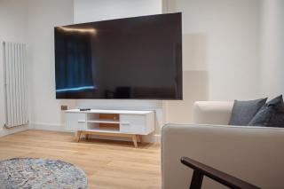 Spacious 13-Bed in the Heart of Headingley - Headingley - 0