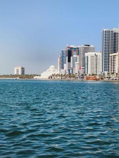 Sea view beside bus station & beach & market - Sharjah - 5