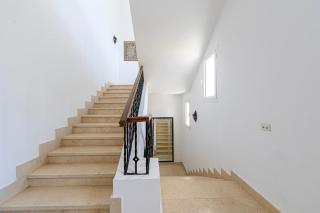 Stunning villa with private heatable pool - 4