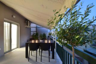 Comfy Penthouse - 200m from Attiki Metro - Atenas - 6