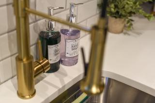 Pet Friendly 6 Bedroom Free Parking plus 5 Min From Bakery Sq - 7