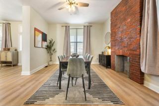 Pet Friendly 6 Bedroom Free Parking plus 5 Min From Bakery Sq - 6