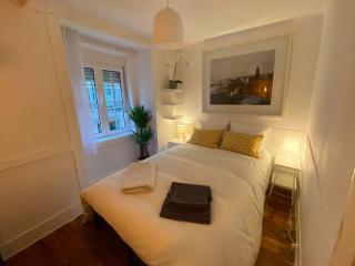 Charming Bairro Alto 2-Bedroom Escape - Lissabon - 8
