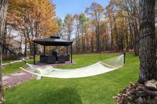 The Cozy Blue Chalet - Long Pond - 3