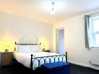 New Southampton Central House - Parking, 6 Beds, Sleeps 9 - City Centre l Cruise Terminal l Great for Contractors, Friends & Families - 9