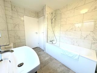 New Southampton Central House - Parking, 6 Beds, Sleeps 9 - City Centre l Cruise Terminal l Great for Contractors, Friends & Families - Southampton - 6