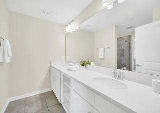 Luxury 3-Bed Condo in Storey Lake Resort - 3131 - 8