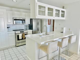 Avalon Escape! Breezy 3br W Patio & Stunning Views - Avalon - 7