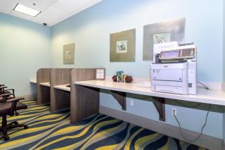 Luxury 3 Bedroom 2 bath Condo Home 241 - 2