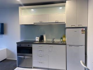 AURA B1214 two bedrooms, 1 living room Wi-Fi skytower and street view, balcony , easy parking - Auckland - 8