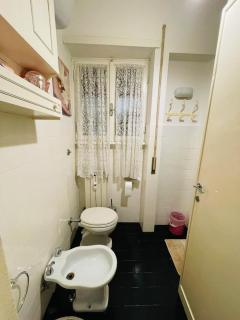 Grande stanza con letto matrimoniale bagno privato zona San Paolo-Trastevere-ROMA TRE "chez l'habitant" - 6
