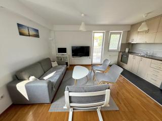 Lovely modern 1-bedroom with balcony - Obrenovac - 2