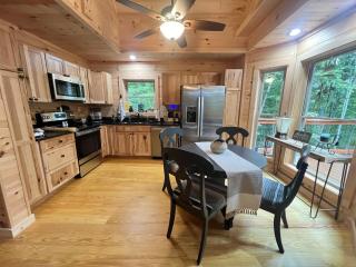 Treetop Retreat - Beech Mountain - 5