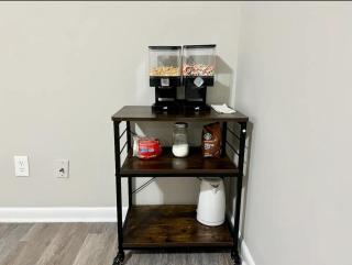 King Suite - Private Entrance - Hot Tub - Game Room - 2