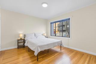 3 Bedroom 2 Bathroom House, Walkable to BART, Free Parking, Views - 2