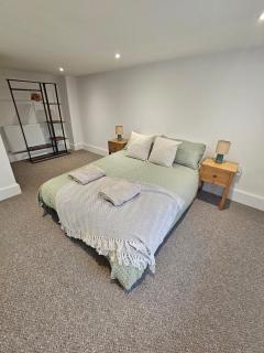 Beautiful historic cottage pets welcome - 9