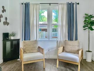 Blue Bungalow huge yard & king bed - Charleston - 6