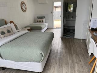 Peninsula Beach Motel - Rosebud - 4