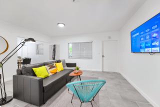 Comfy and Highlight Studio to Know Miami - 3