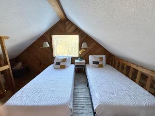 Plentiful Porches - Hot Tub - King Bed - Views - Banner Elk - 4