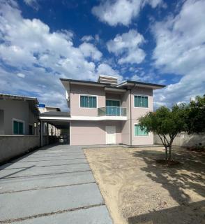 Casa a 300 Mts da Praia - 4 Quartos sendo 2 Suítes, Ar Condicionado - Palhoça - 0