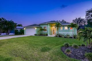 Sea La Vie Beach House - 9