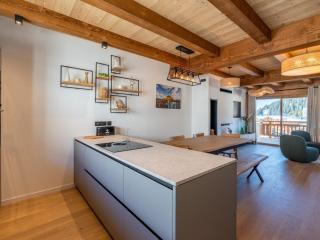 Superbe demi-chalet ski-in/ski-out avec cheminée, terrasse et parking privé à La Clusaz - FR-1-459-239 - 7