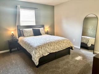 Vintage Queen Suite - 7 Mins From ATL Airport - 0