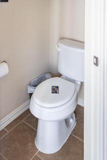 Bright and Spacious 3BR with Patio and Dog Yard, Minutes from DFW Airport - Irving - 1